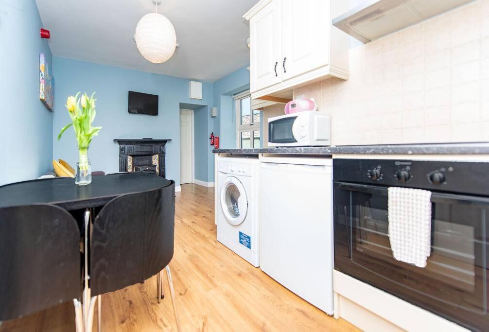 Clonbur House - One Bedroom Apartment Γκάλγουεϊ Εξωτερικό φωτογραφία